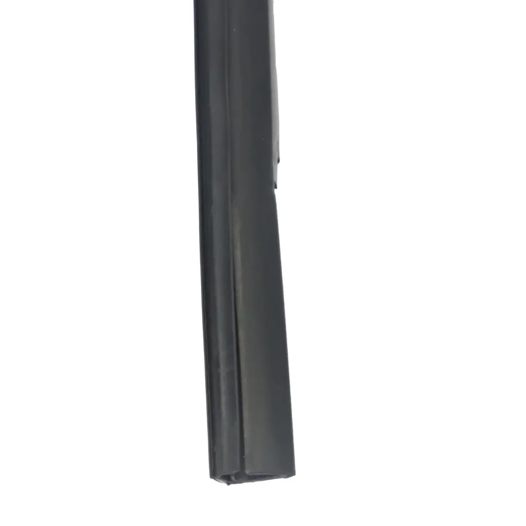 Porta anteriore finestra guida guarnizione gomma destra Audi Q2 GA - SKU 81A837440B - Numero di parte 81A837440B