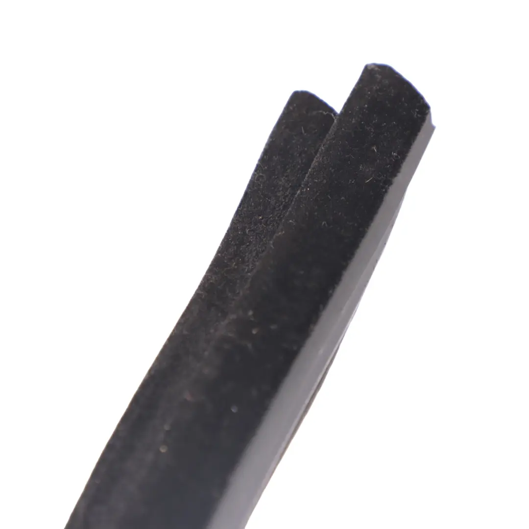 Fensterführung Tür vorne rechts Dichtung Zierleiste für Audi Q2 GA mit Teilenummer 81A837480 Audi Q2 GA Fensterführung Tür vorne rechts Dichtung Zierleiste - SKU 81A837480 - Teilenummer 81A837480