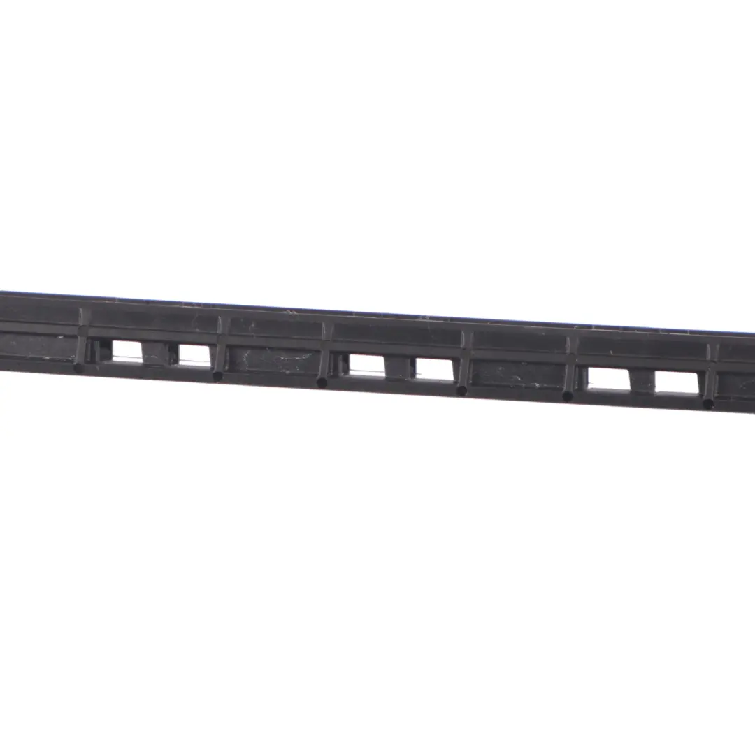 Fensterführung Tür hinten links Dichtung Zierleiste für Audi Q2 GA mit Teilenummer 81A839067 Audi Q2 GA Fensterführung Tür hinten links Dichtung Zierleiste - SKU 81A839067 - Teilenummer 81A839067