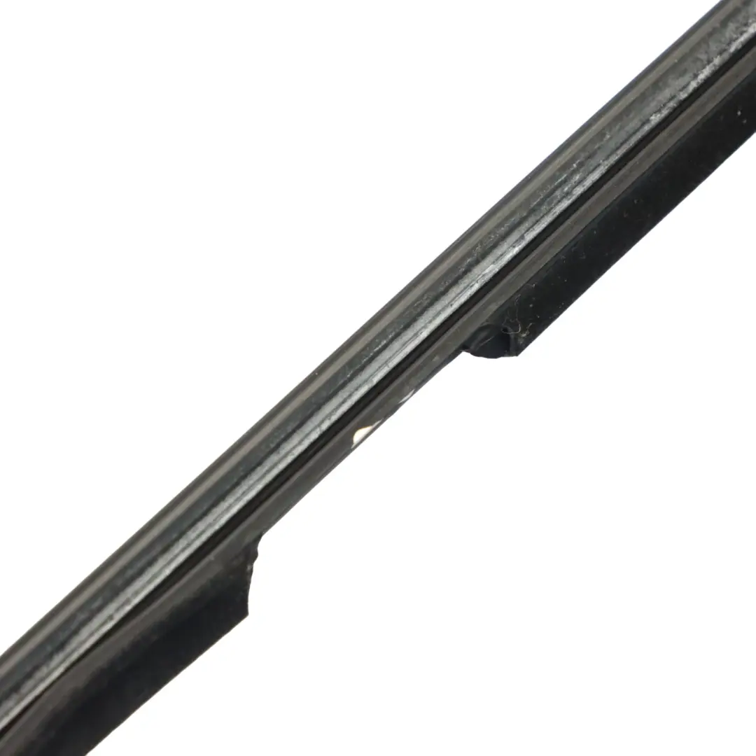 Guarnizione porta posteriore gomma esterno sinistro per Audi Q2 GA con numero di parte 81A839477 Audi Q2 GA Guarnizione porta posteriore gomma esterno sinistro - SKU 81A839477 - Numero di parte 81A839477