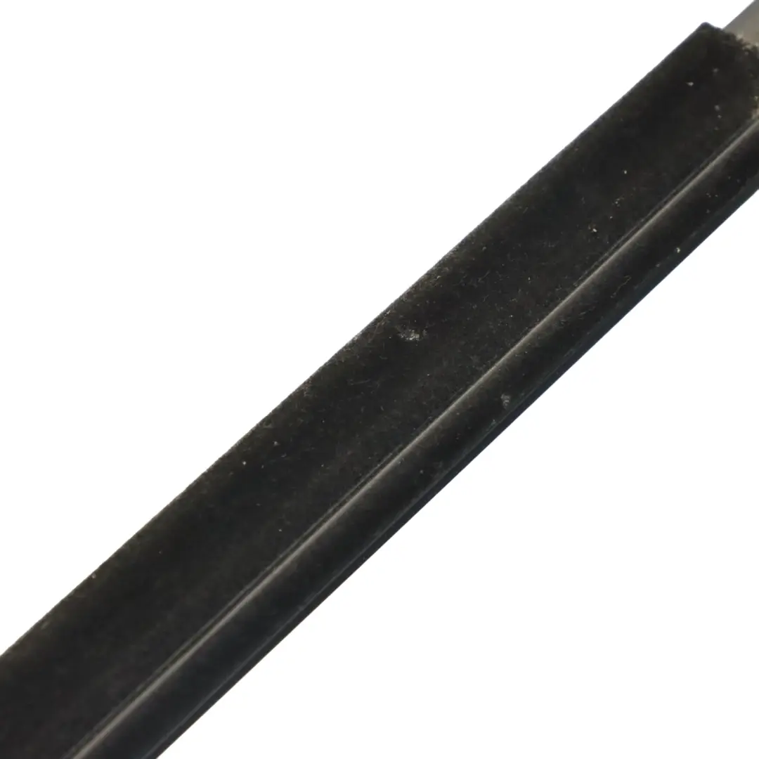 Joint porte arrière caoutchouc d'étanchéité gauche pour Audi Q2 GA à propos du numéro de pièce 81A839477 Audi Q2 GA Joint porte arrière caoutchouc d'étanchéité gauche - SKU 81A839477 - Numéro de pièce 81A839477