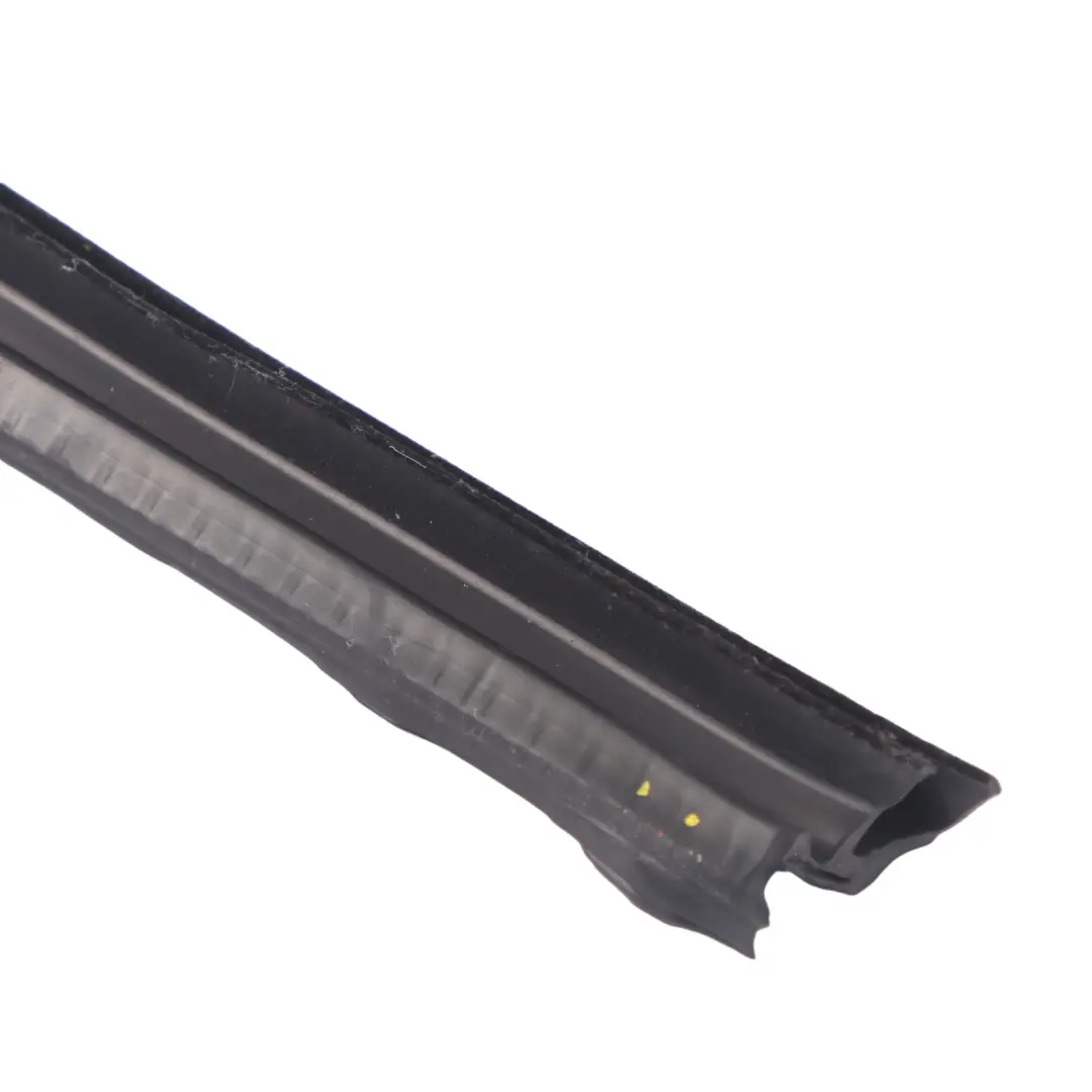 Guide de fenêtre Porte arrière gauche Joint d'étanchéité pour Audi Q2 GA à propos du numéro de pièce 81A839479 Audi Q2 GA Guide de fenêtre Porte arrière gauche Joint d'étanchéité - SKU 81A839479 - Numéro de pièce 81A839479