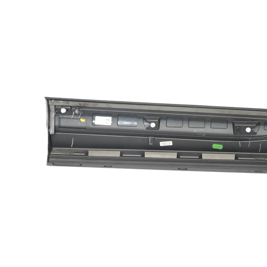 Listón embellecedor puerta Izquierda Flecha Gris Efecto Perla - Z7W para Audi Q2 GA con número de pieza 81A853959A-AGR Audi Q2 GA Listón embellecedor puerta Izquierda Flecha Gris Efecto Perla - Z7W - SKU 81A853959A-AGR - Número de pieza 81A853959A-AGR