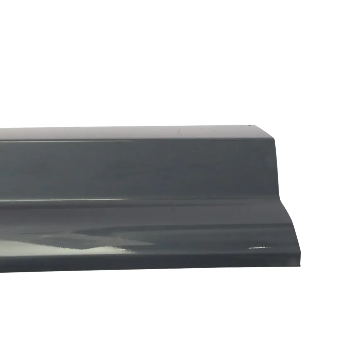 Tapa del umbral Moldura Tira Delantero Derecho Arrow Grey - Z7W para Audi Q2 GA con número de pieza 81A853960A Audi Q2 GA Tapa del umbral Moldura Tira Delantero Derecho Arrow Grey - Z7W - SKU 81A853960A-AGR - Número de pieza 81A853960A