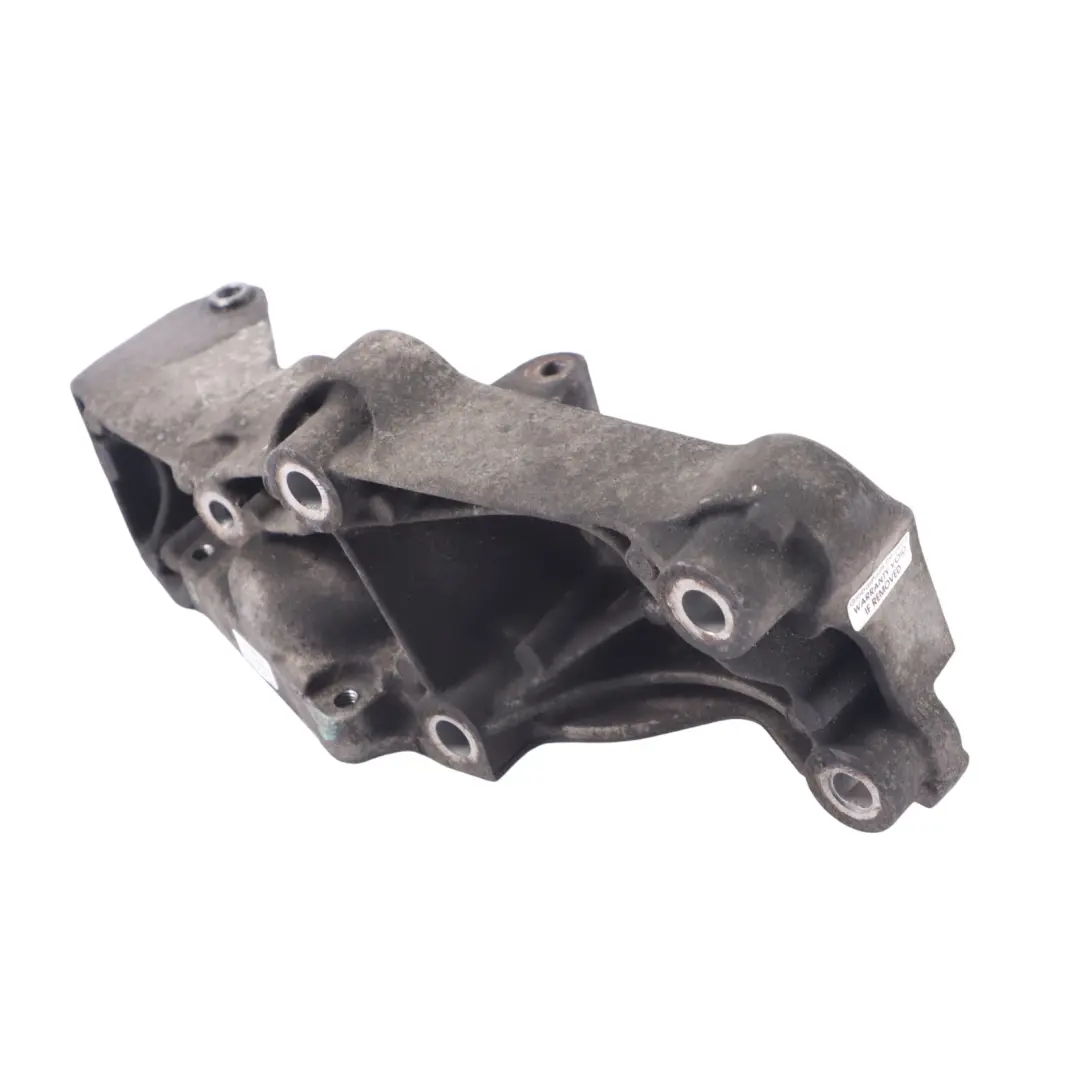 Renault Master III Lichtmaschinenhalterung Träger - SKU 8200803443 - Teilenummer 8200803443