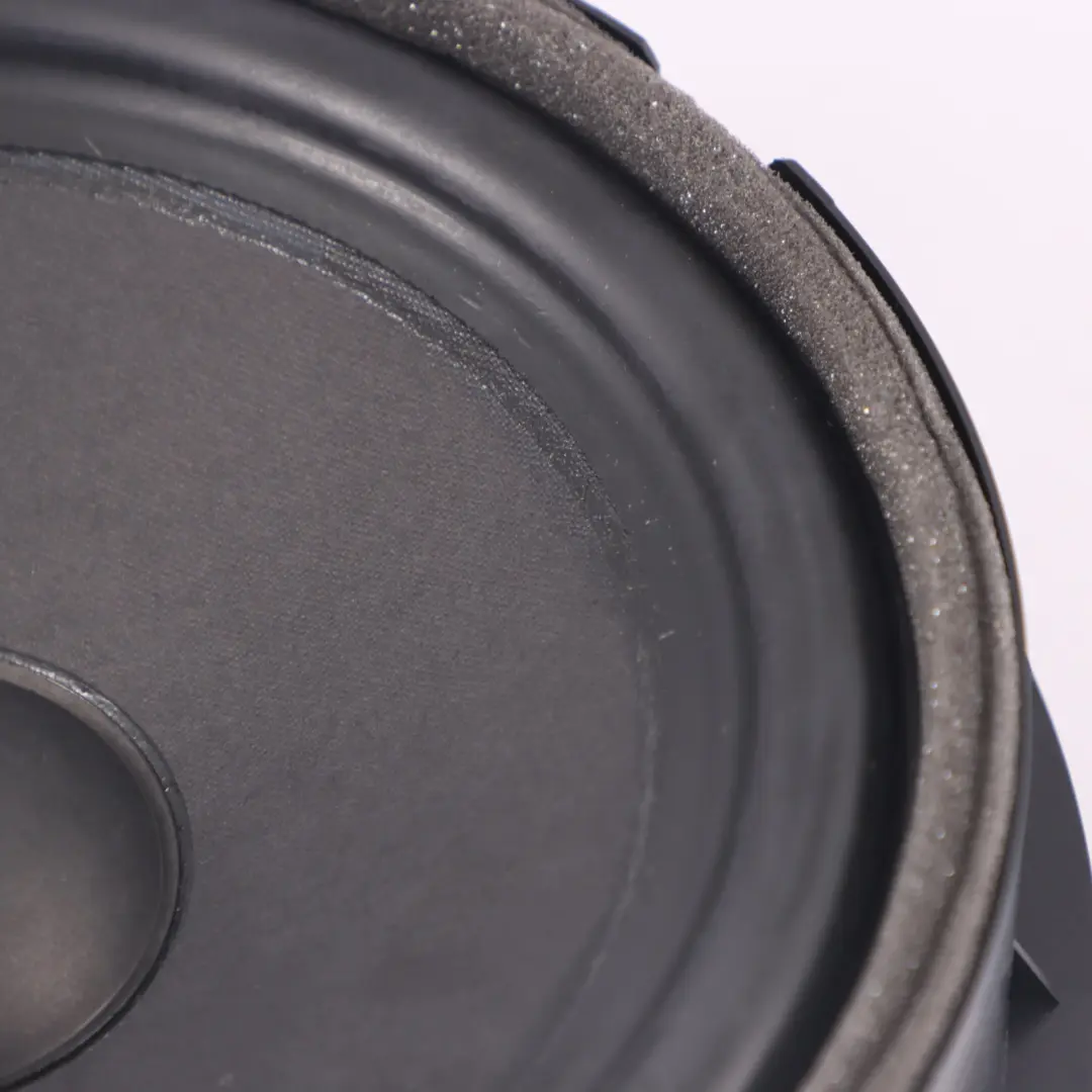 Haut parleur de porte avant gauche droite Faible tonalité pour Audi Q2 GA à propos du numéro de pièce 83A035415B Audi Q2 GA Haut parleur de porte avant gauche droite Faible tonalité - SKU 83A035415B - Numéro de pièce 83A035415B