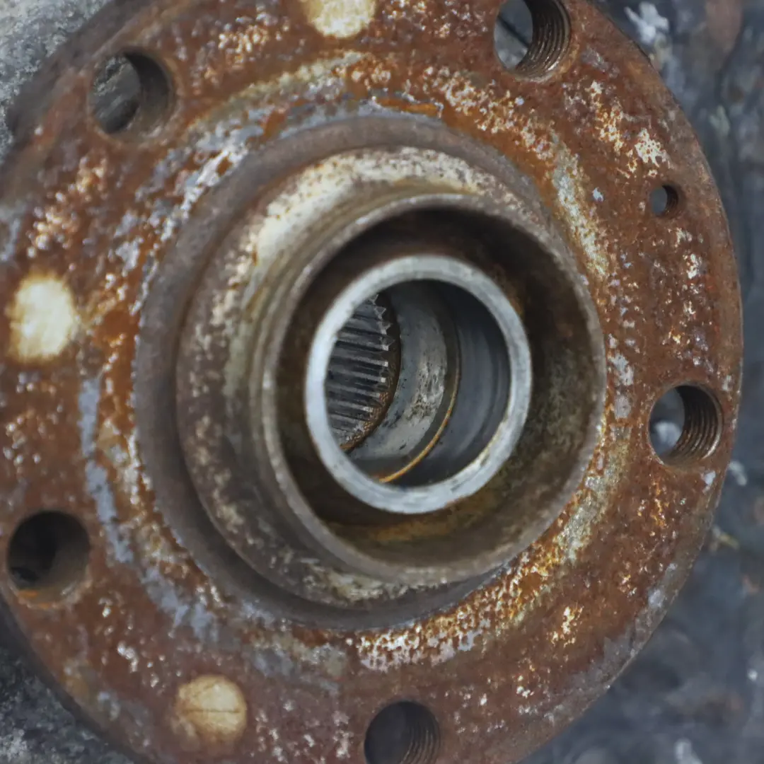 Zwrotnica Wspornik Koła Prawy Przedni Piasta do Audi A4 B7 o numerze 8E0407254E Audi A4 B7 Zwrotnica Wspornik Koła Prawy Przedni Piasta - SKU 8E0407254E - Numer Części 8E0407254E