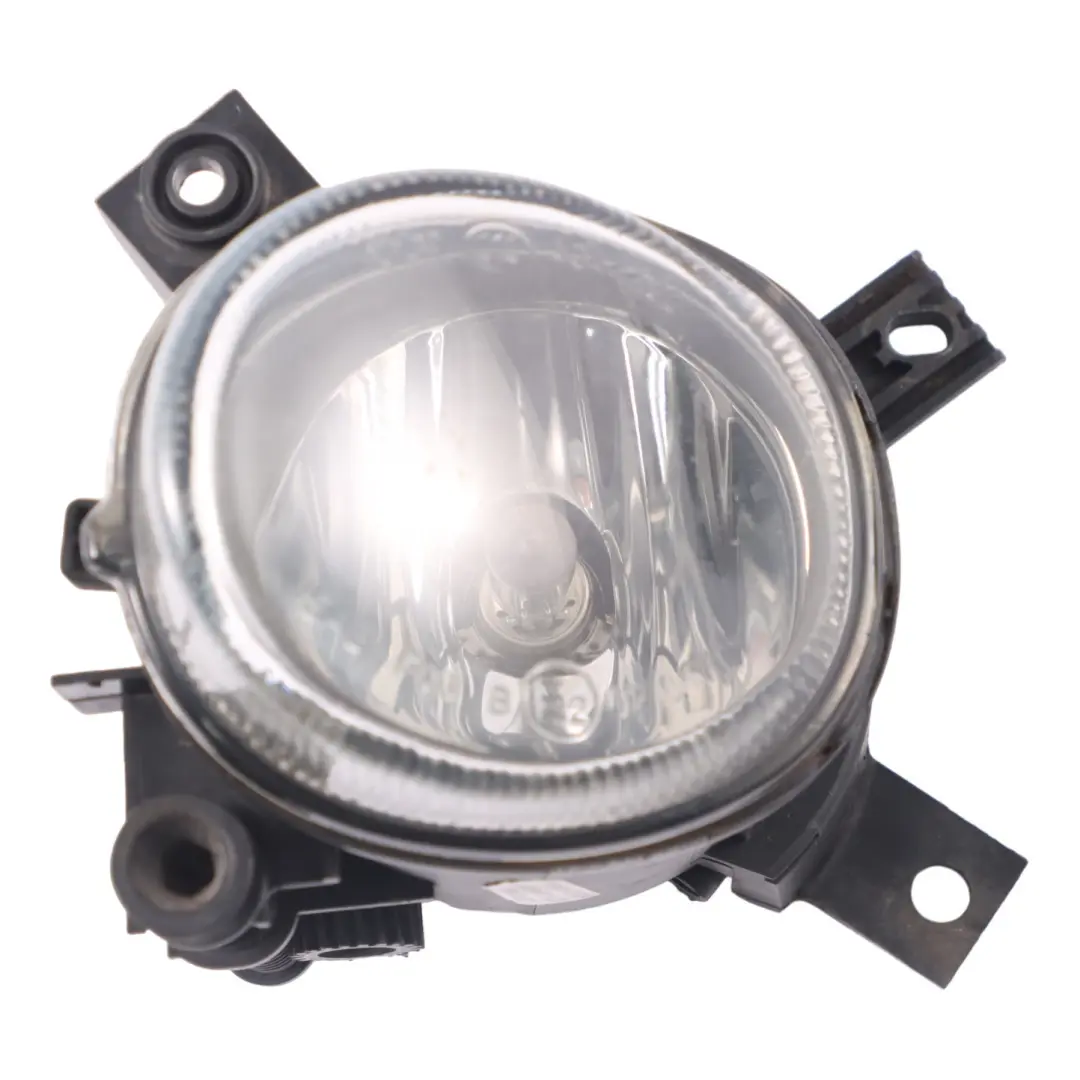 Luz Antiniebla Delantera Izquierda para Audi A3 8P A4 B7 con número de pieza 8E0941699C Audi A3 8P A4 B7 Luz Antiniebla Delantera Izquierda - SKU 8E0941699C - Número de pieza 8E0941699C