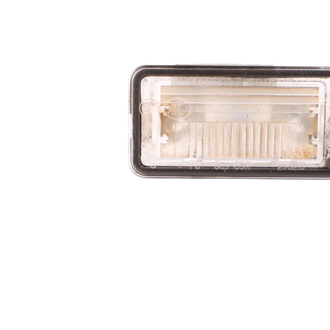 Luz De Matrícula Derecha para Audi Q7 4L con número de pieza 8E0943023A Audi Q7 4L Luz De Matrícula Derecha - SKU 8E0943023A - Número de pieza 8E0943023A