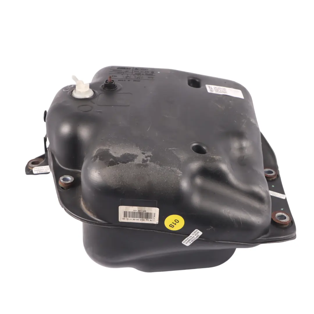 CNHA Diesel Zbiornik Adblue do Audi A5 8T 2.0 TDI o numerze 8K0131878H Audi A5 8T 2.0 TDI CNHA Diesel Zbiornik Adblue - SKU 8K0131878H - Numer Części 8K0131878H