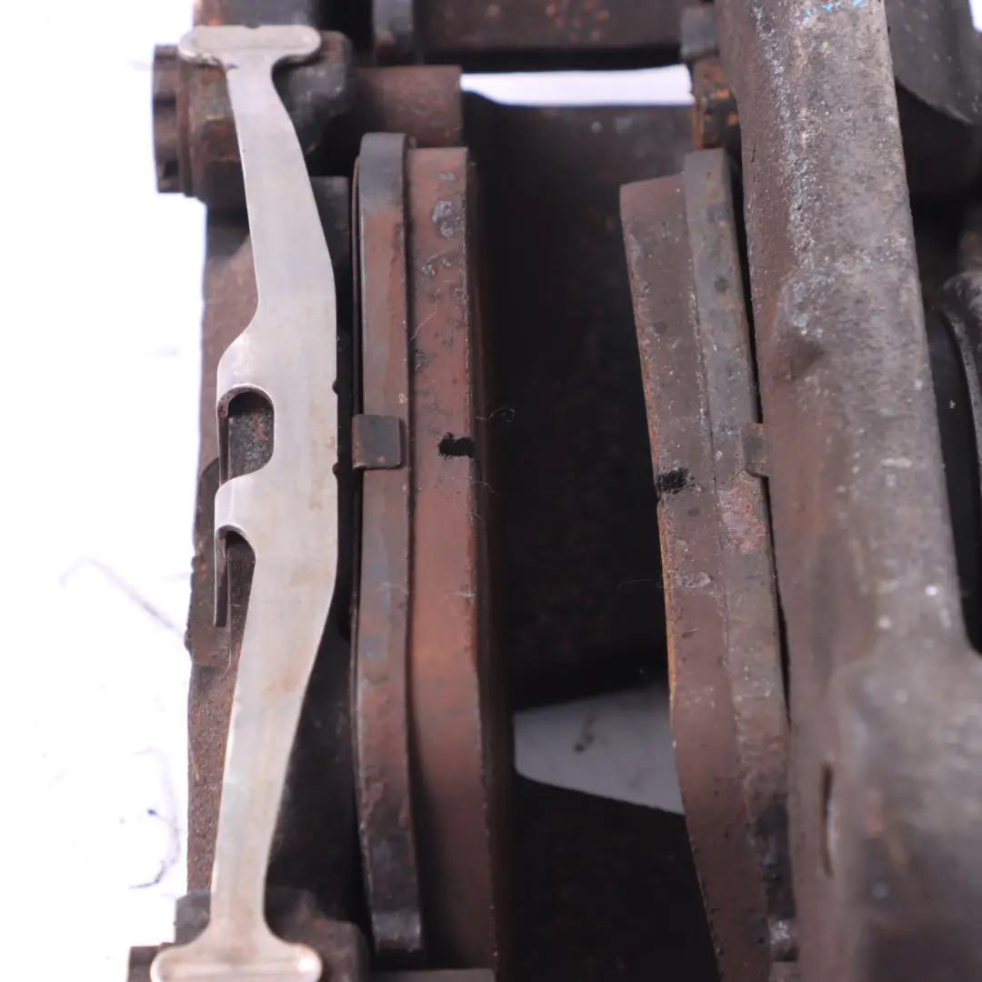  Pinza freno Audi A4 B8 A5 8T Unità frenante ruota anteriore destra - SKU 8K0615124H - Numero di parte 8K0615124H