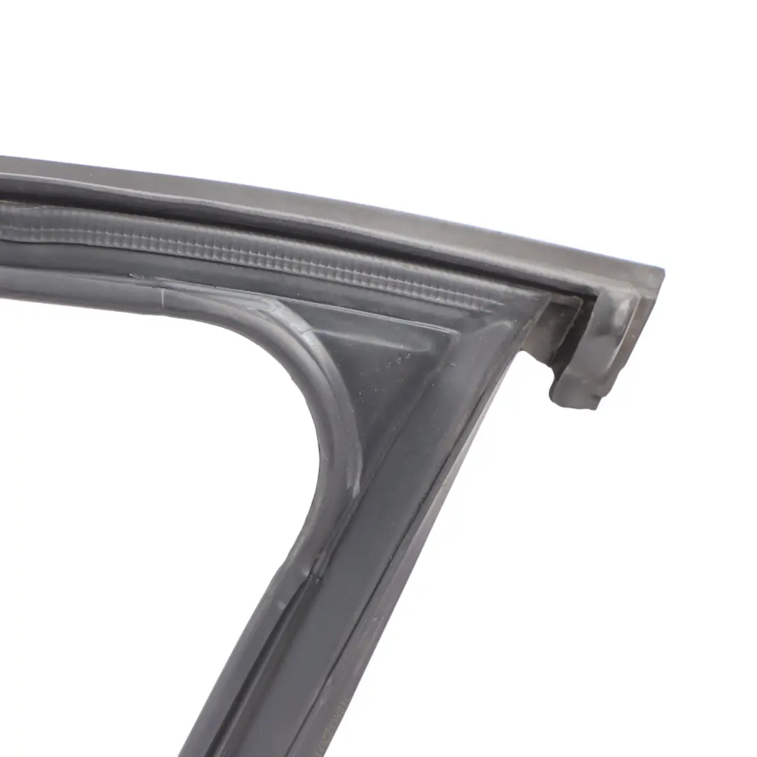Audi A4 B8 Joint de rail guidage fenêtre porte avant caoutchouc droit - SKU 8K0837440F - Numéro de pièce 8K0837440F