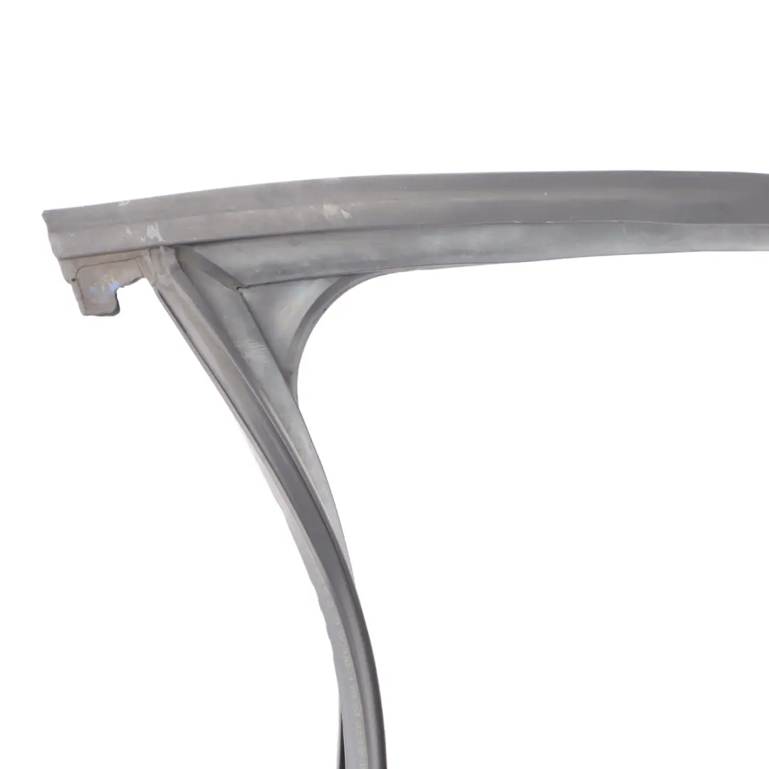 Audi A4 B8 Joint de rail guidage fenêtre porte avant caoutchouc droit - SKU 8K0837440F - Numéro de pièce 8K0837440F
