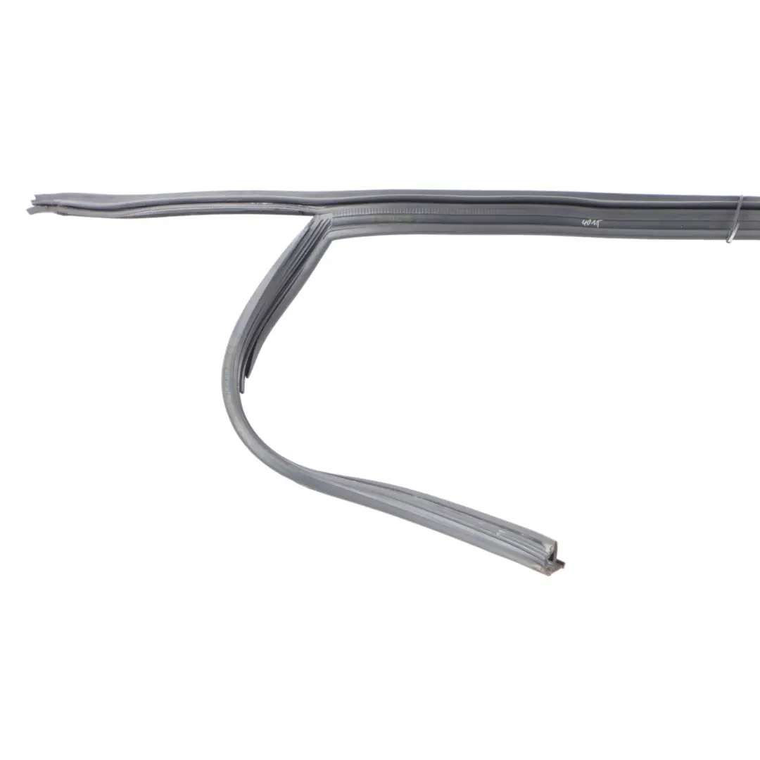 Audi A4 B8 Joint de rail guidage fenêtre porte avant caoutchouc droit - SKU 8K0837440F - Numéro de pièce 8K0837440F