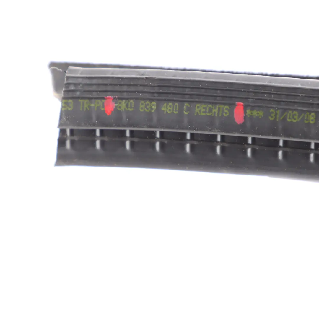 Audi A4 B8 Joint d'ouverture porte arrière caoutchouc intérieur droit - SKU 8K0839480C - Numéro de pièce 8K0839480C