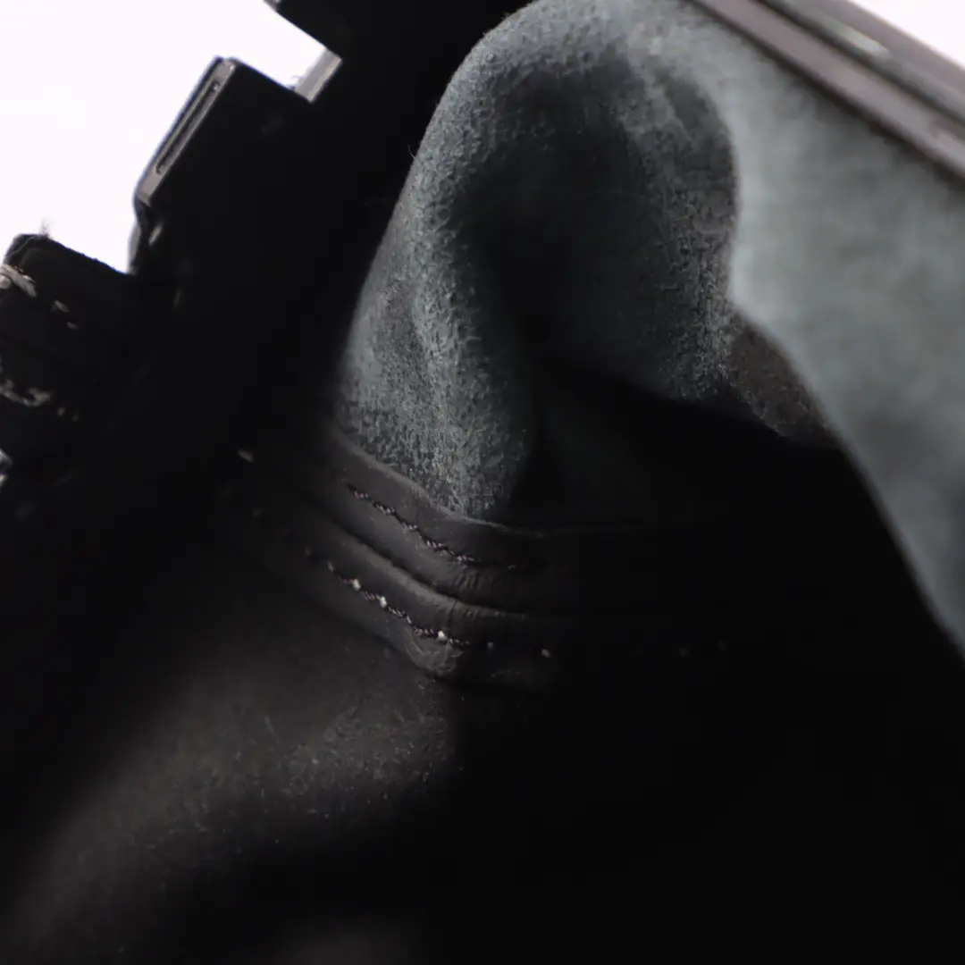 Manopola del cambio a 6 velocità in pelle per Audi A5 8R con numero di parte 8K0863278G Audi A5 8R Manopola del cambio a 6 velocità in pelle - SKU 8K0863278G - Numero di parte 8K0863278G