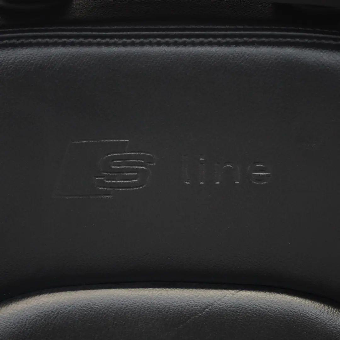 Sedile Anteriore Sinistro Pelle Nera per Audi A4 B8 S-line con numero di parte 8K0881805BH-2 Audi A4 B8 S-line Sedile Anteriore Sinistro Pelle Nera - SKU 8K0881805BH-2 - Numero di parte 8K0881805BH-2