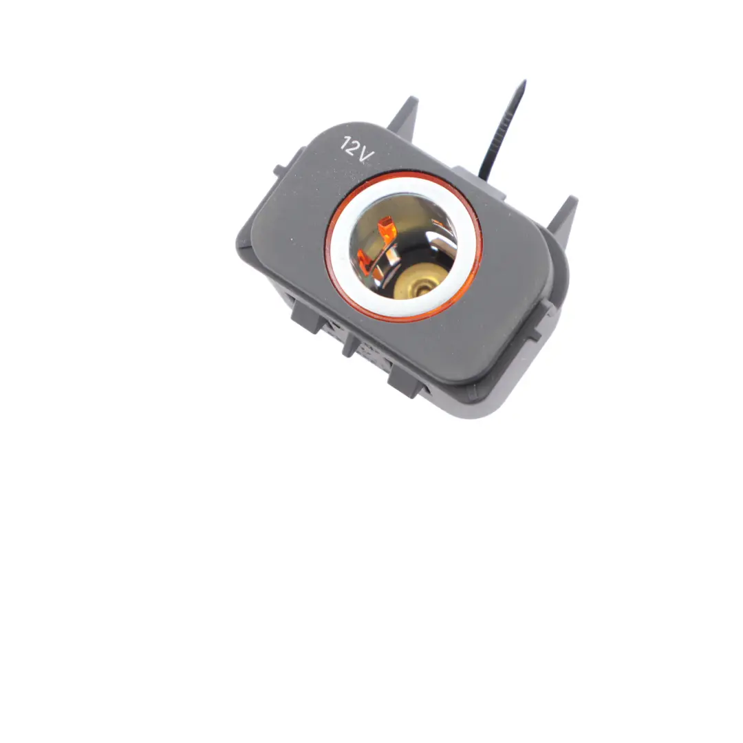 Gniazdo Ładowarki Zapalniczki Tył do Audi A4 B8 12V o numerze 8K0919565 Audi A4 B8 12V Gniazdo Ładowarki Zapalniczki Tył - SKU 8K0919565 - Numer Części 8K0919565