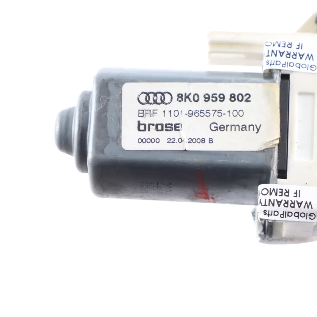 Silnik Podnośnika Szyby Przód Prawo do Audi A4 B8 A5 8T o numerze 8K0959802 Audi A4 B8 A5 8T Silnik Podnośnika Szyby Przód Prawo - SKU 8K0959802 - Numer Części 8K0959802