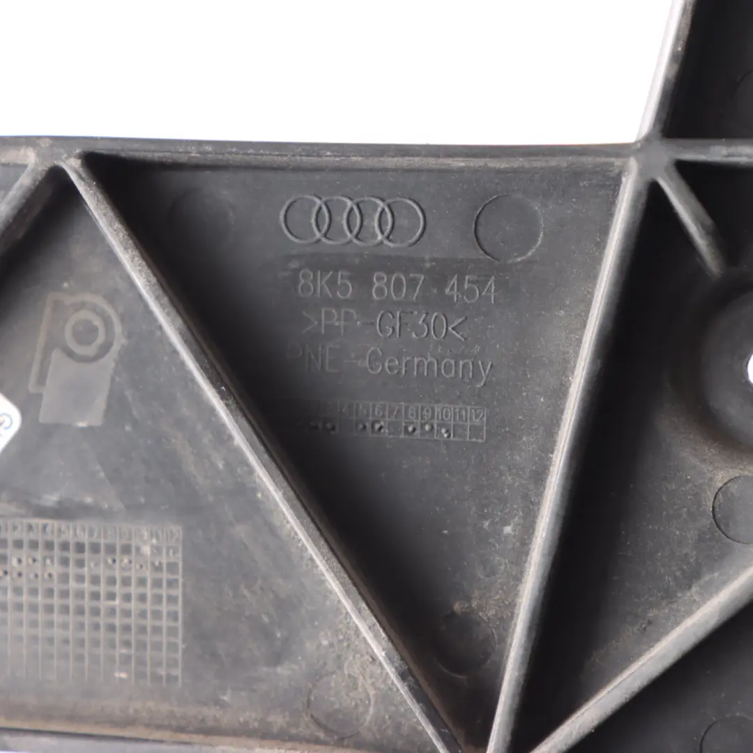 Audi A4 B8 Support de rail de guidage arrière de pare chocs droit - SKU 8K5807454 - Numéro de pièce 8K5807454