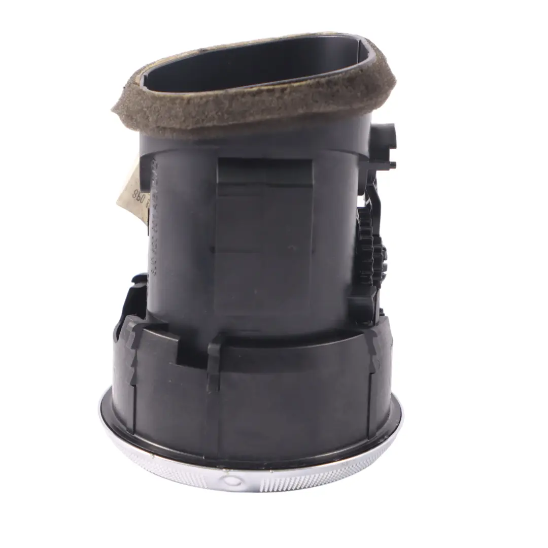 Rejilla de ventilación Rejilla ventilación salpicadero para Audi A3 8P con número de pieza 8P0820901C Audi A3 8P Rejilla de ventilación Rejilla ventilación salpicadero - SKU 8P0820901C - Número de pieza 8P0820901C