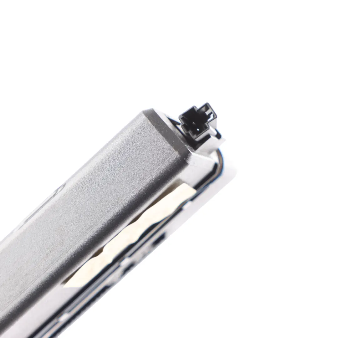 Audi A3 8P Armaturen Brett Ablagefach Münz Karten Halter Tablett - SKU 8P0941561E - Teilenummer 8P0941561E