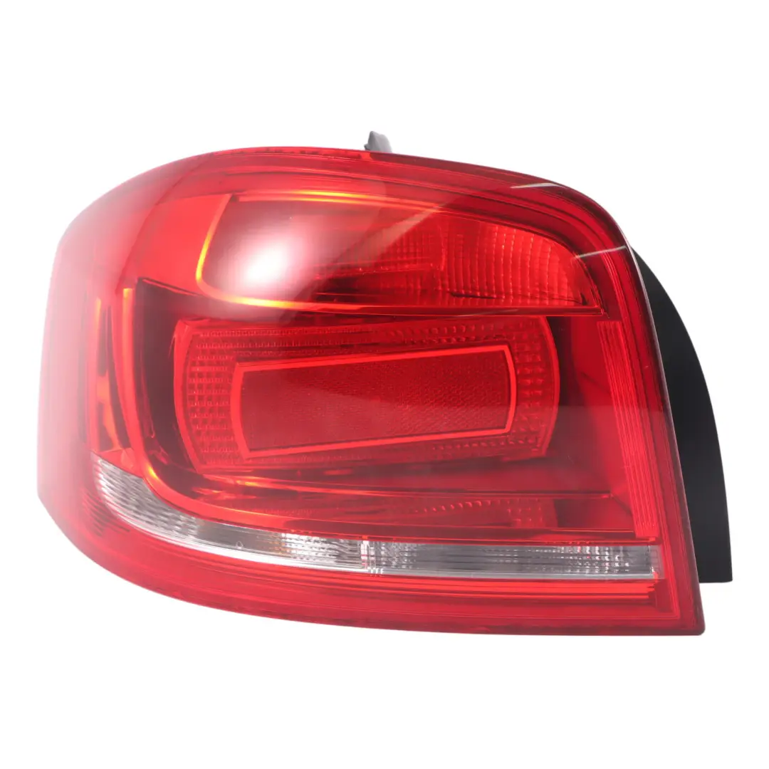 luce posteriore bagagliaio sinistra portellone LED per Audi A3 8P con numero di parte 8P3945095A Audi A3 8P luce posteriore bagagliaio sinistra portellone LED - SKU 8P3945095A - Numero di parte 8P3945095A