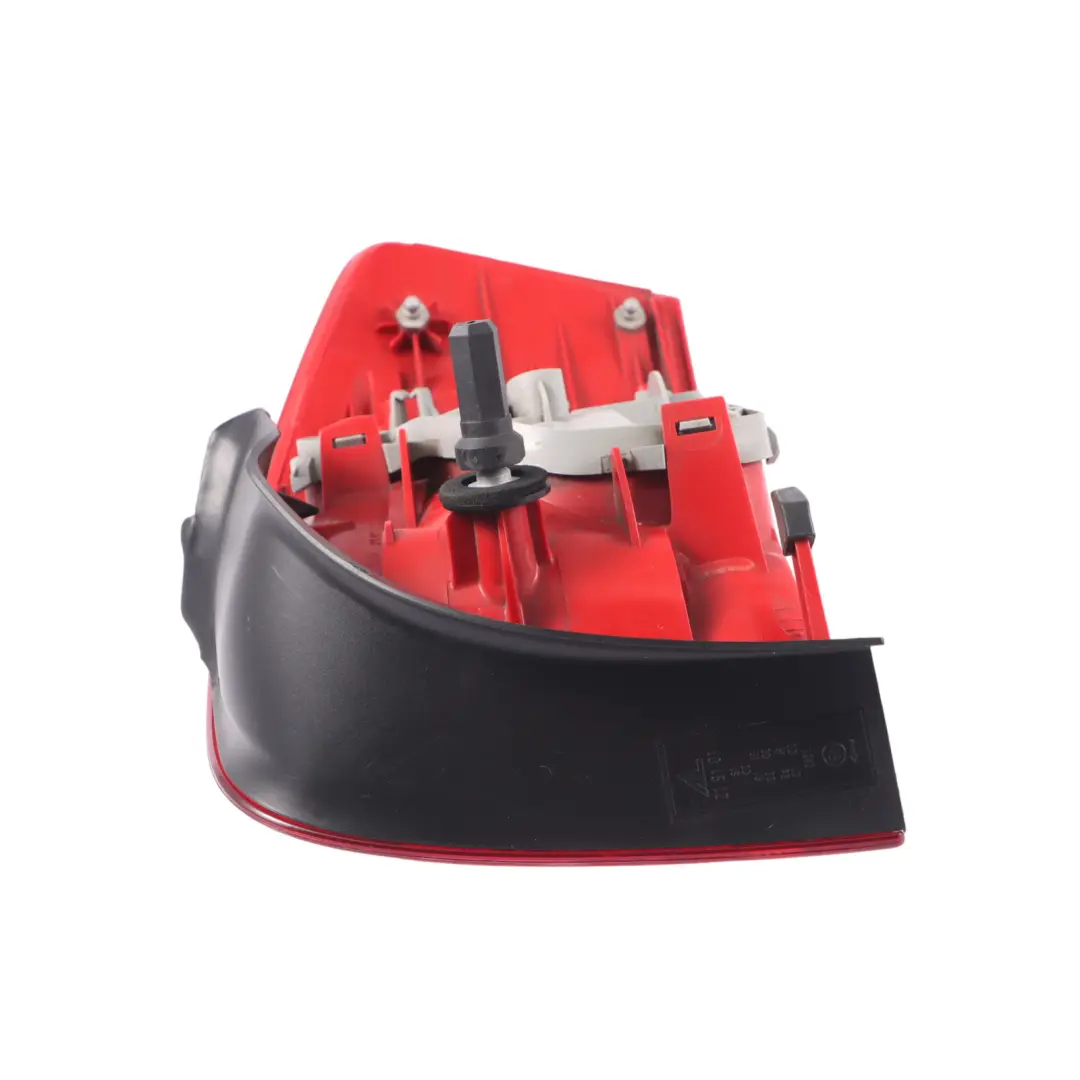 Feu arrière Coffre gauche hayon LED pour Audi A3 8P à propos du numéro de pièce 8P3945095A Audi A3 8P Feu arrière Coffre gauche hayon LED - SKU 8P3945095A - Numéro de pièce 8P3945095A