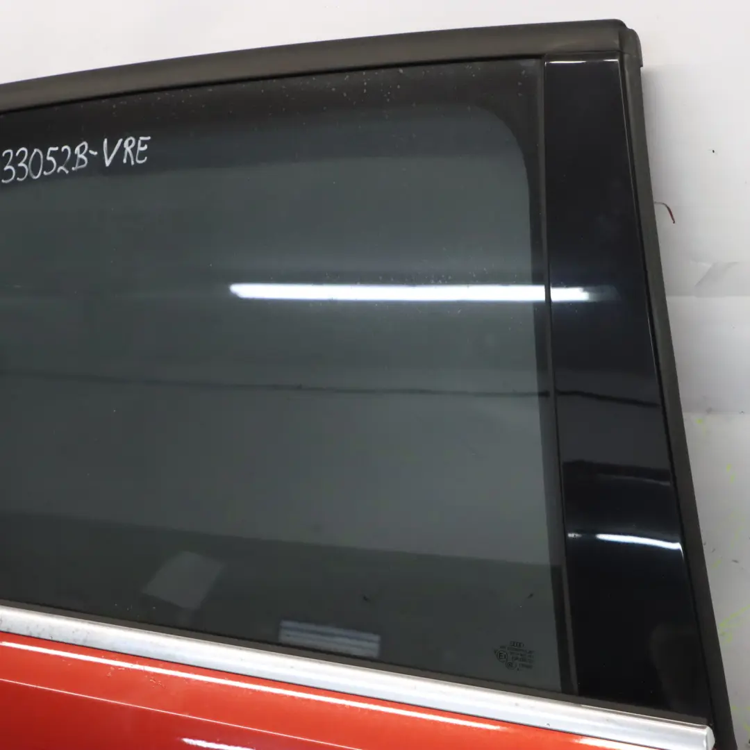 Puerta Trasera Derecha Volcano Red Metallic - Y3M para Audi Q3 8U con número de pieza 8R0833052B Audi Q3 8U Puerta Trasera Derecha Volcano Red Metallic - Y3M - SKU 8R0833052B-VRE - Número de pieza 8R0833052B