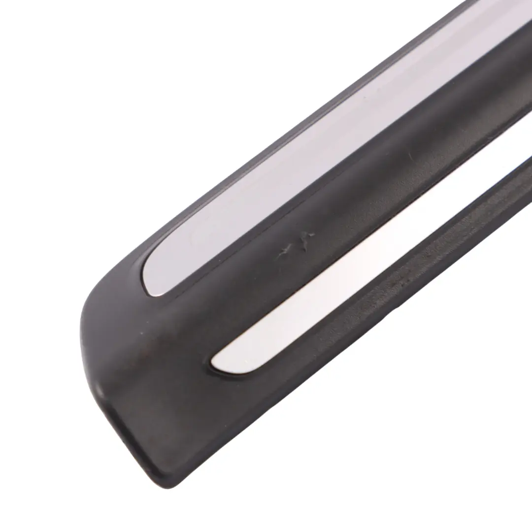 Listwa Progowa Prawy Przód do Volkswagen Golf CD1 o numerze 8R0853374C Volkswagen Golf CD1 Listwa Progowa Prawy Przód - SKU 8R0853374C - Numer Części 8R0853374C