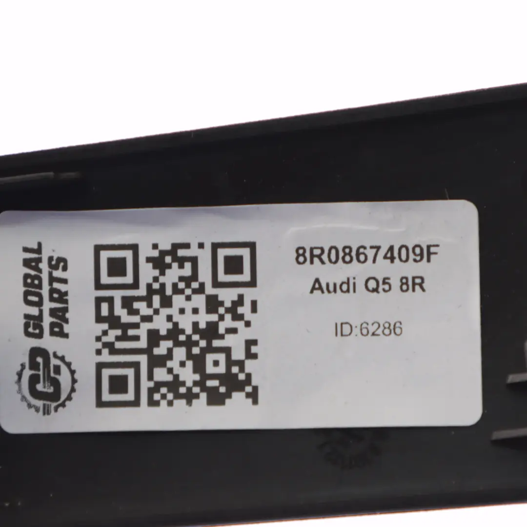 Wewnętrzna Listwa Ozdobna Drzwi Lewy Przód Tył do Audi Q5 8R o numerze 8R0867409F Audi Q5 8R Wewnętrzna Listwa Ozdobna Drzwi Lewy Przód Tył - SKU 8R0867409F - Numer Części 8R0867409F