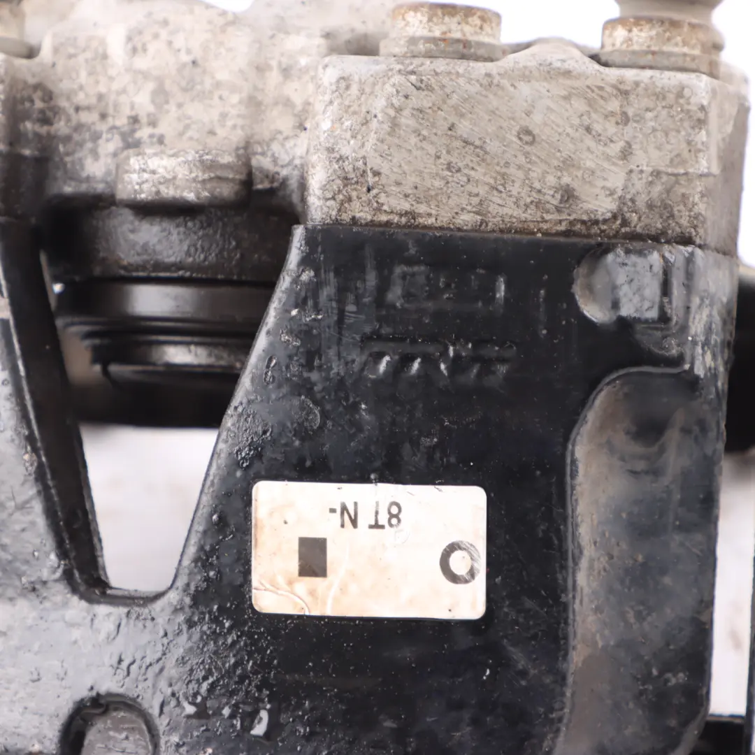 Porta Pinza Freno Delantero Izquierdo 345X30mm para Audi A5 8T con número de pieza 8T0615123C Audi A5 8T Porta Pinza Freno Delantero Izquierdo 345X30mm - SKU 8T0615123C - Número de pieza 8T0615123C