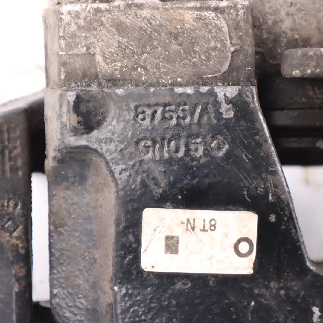 Boîtier de support d'étrier de frein avant droit 345X30mm pour Audi A5 8T à propos du numéro de pièce 8T0615124C Audi A5 8T Boîtier de support d'étrier de frein avant droit 345X30mm - SKU 8T0615124C - Numéro de pièce 8T0615124C