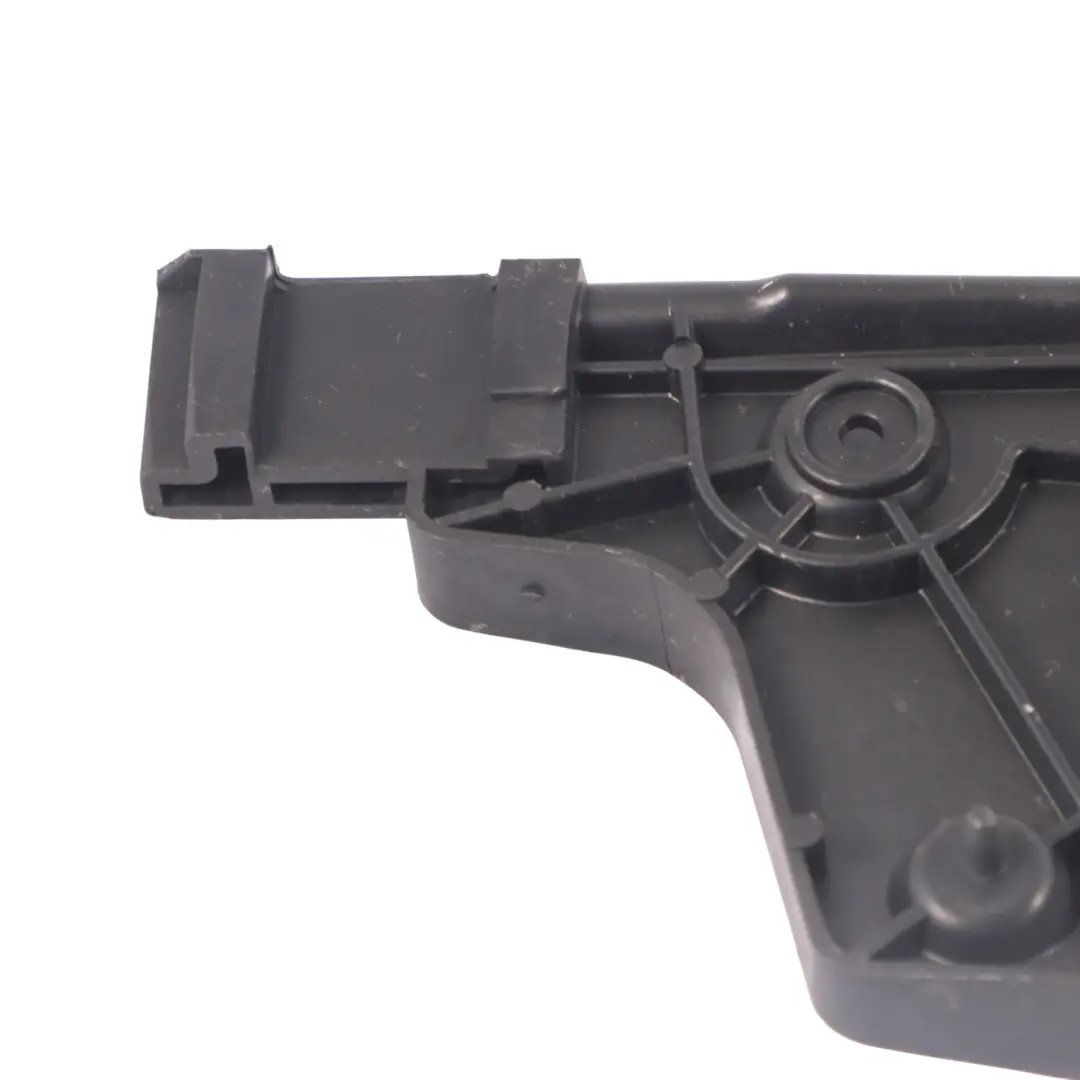 Audi A5 8T Support de fixation pare chocs arrière gauche côté passager - SKU 8T0807453 - Numéro de pièce 8T0807453