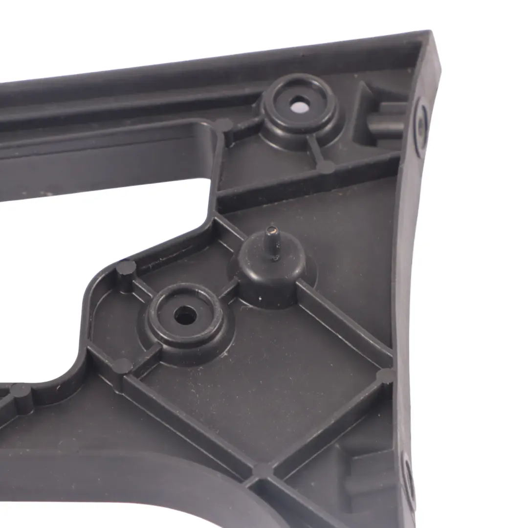 Audi A5 8T Support de fixation pare chocs arrière gauche côté passager - SKU 8T0807453 - Numéro de pièce 8T0807453