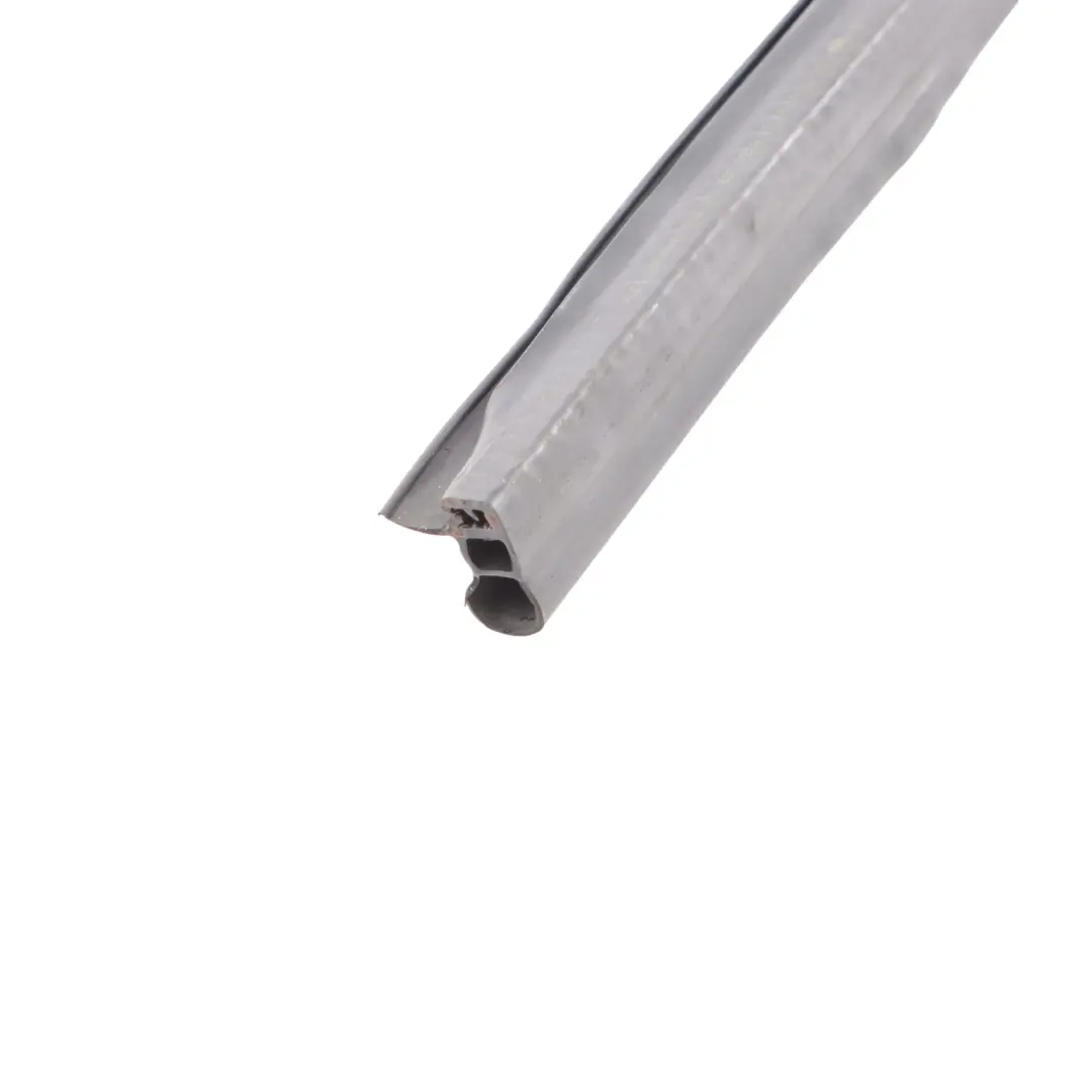 Burlete de goma para debajo del capó del Audi A4 B8 para con número de pieza 8T0823723A Burlete de goma para debajo del capó del Audi A4 B8 - SKU 8T0823723A - Número de pieza 8T0823723A