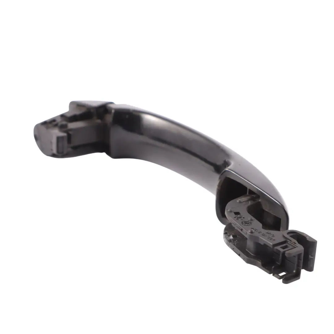 Maniglia porta esterna anteriore sinistra nero brillante - Y9B per Audi Q3 8U con numero di parte 8T0837205A Audi Q3 8U Maniglia porta esterna anteriore sinistra nero brillante - Y9B - SKU 8T0837205A-BBL - Numero di parte 8T0837205A