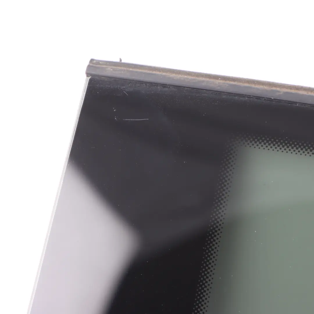 Lunette arrière gauche teintée AS3 pour Audi S5 8T à propos du numéro de pièce 8T0845299H Audi S5 8T Lunette arrière gauche teintée AS3 - SKU 8T0845299H - Numéro de pièce 8T0845299H