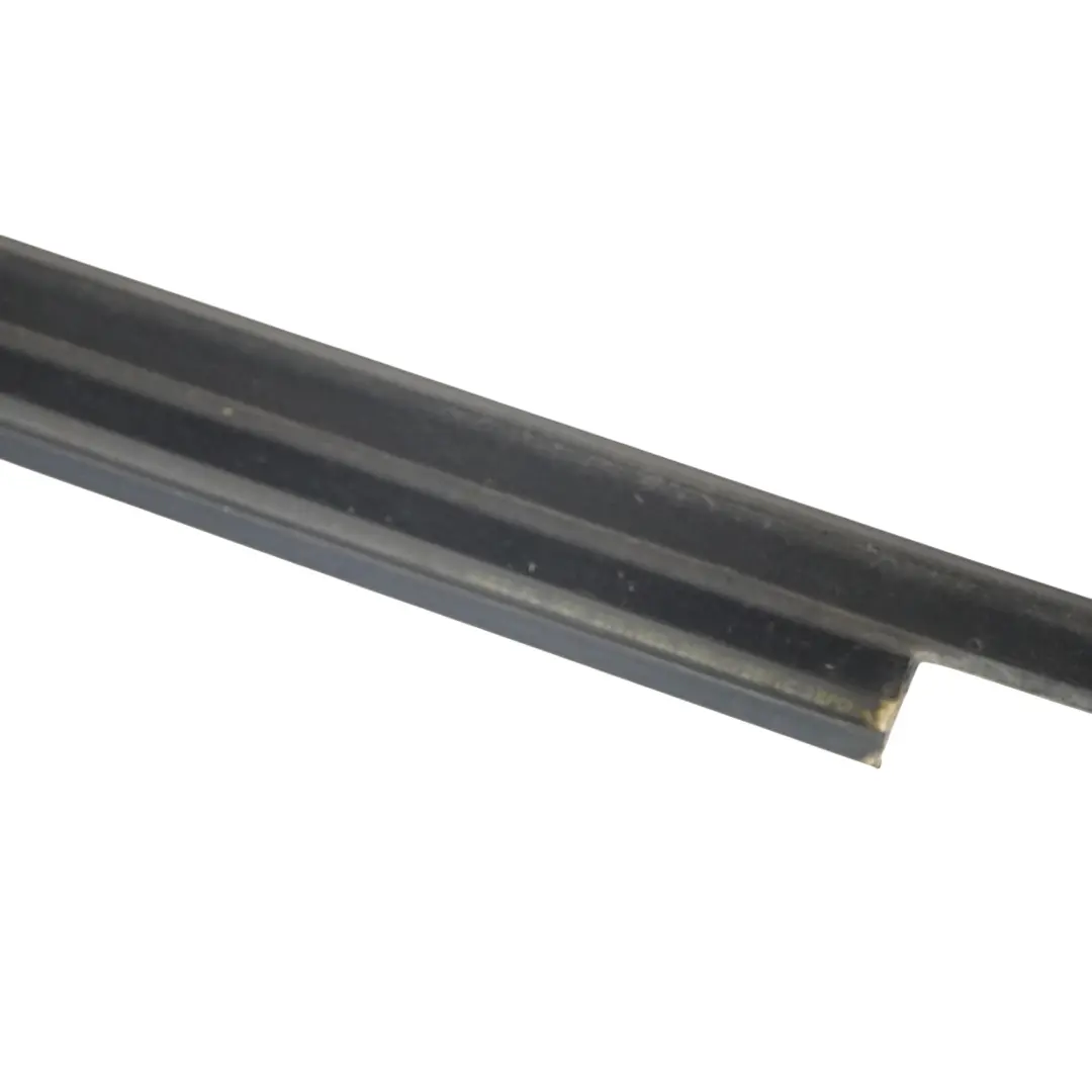 Porta anteriore Apertura Striscia Guarnizione Sinistra per Audi A5 8T con numero di parte 8T0853283C Audi A5 8T Porta anteriore Apertura Striscia Guarnizione Sinistra - SKU 8T0853283C - Numero di parte 8T0853283C
