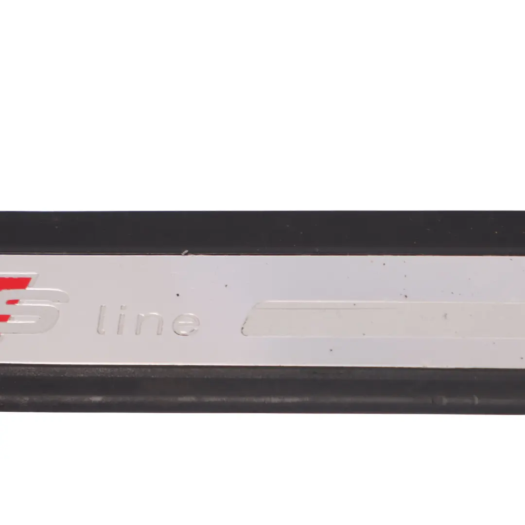 Plaque d'habillage de bas de porte S-line Droite pour Audi A5 8T à propos du numéro de pièce 8T0853374H Audi A5 8T Plaque d'habillage de bas de porte S-line Droite - SKU 8T0853374H - Numéro de pièce 8T0853374H