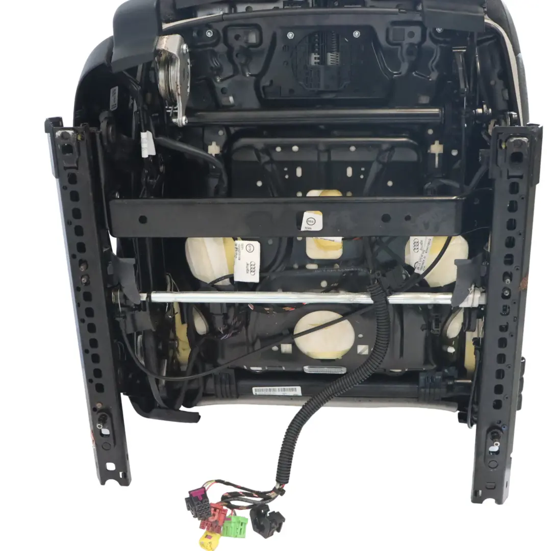 Asiento Delantero Derecho Sport Calefaccionado Cuero Soul Negro para Audi A5 8T Coupe con número de pieza 8T0881806BJ Audi A5 8T Coupe Asiento Delantero Derecho Sport Calefaccionado Cuero Soul Negro - SKU 8T0881806BJ - Número de pieza 8T0881806BJ