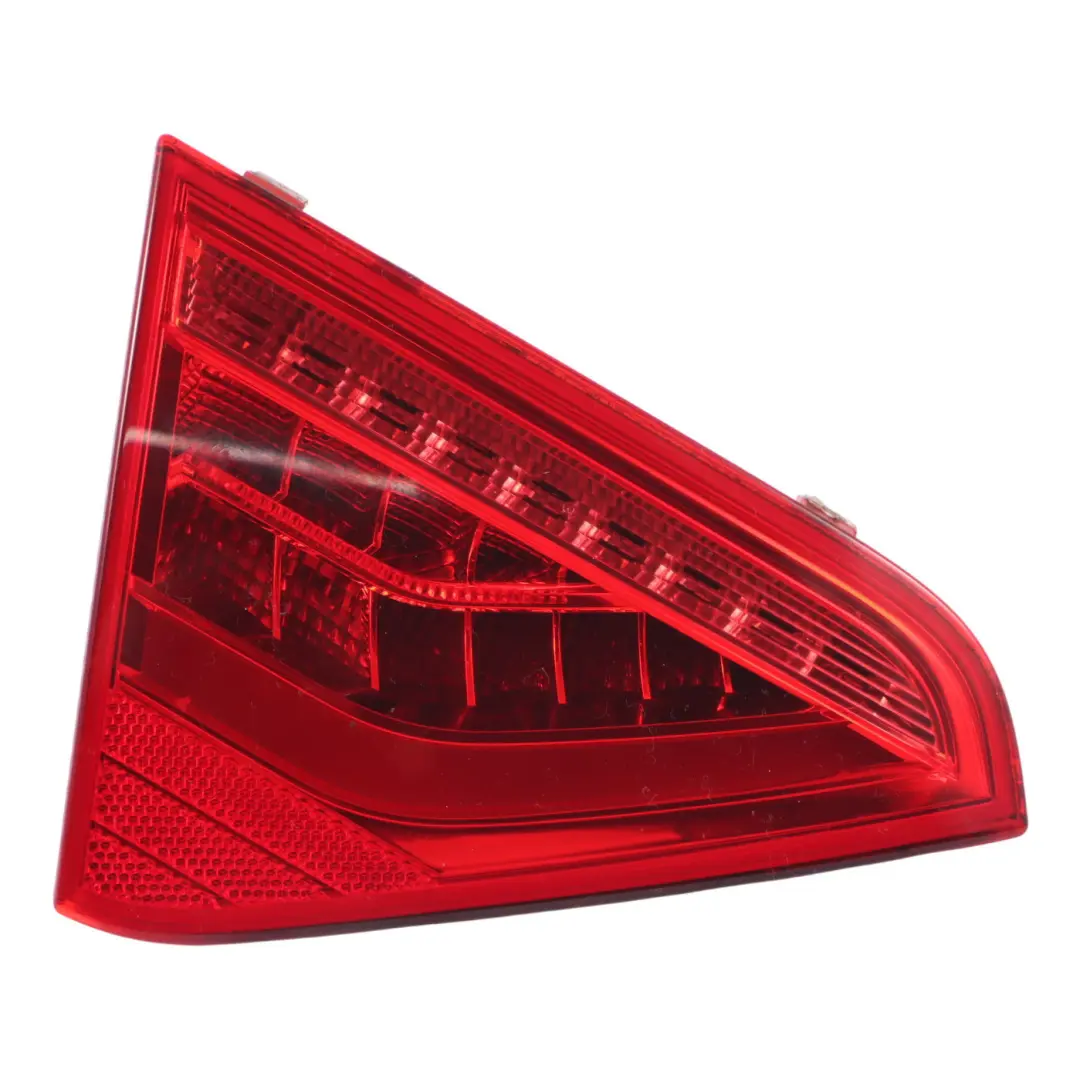 Audi A5 8T Lampe arrière Feu intérieur coffre hayon Gauche - SKU 8T0945093C - Numéro de pièce 8T0945093C
