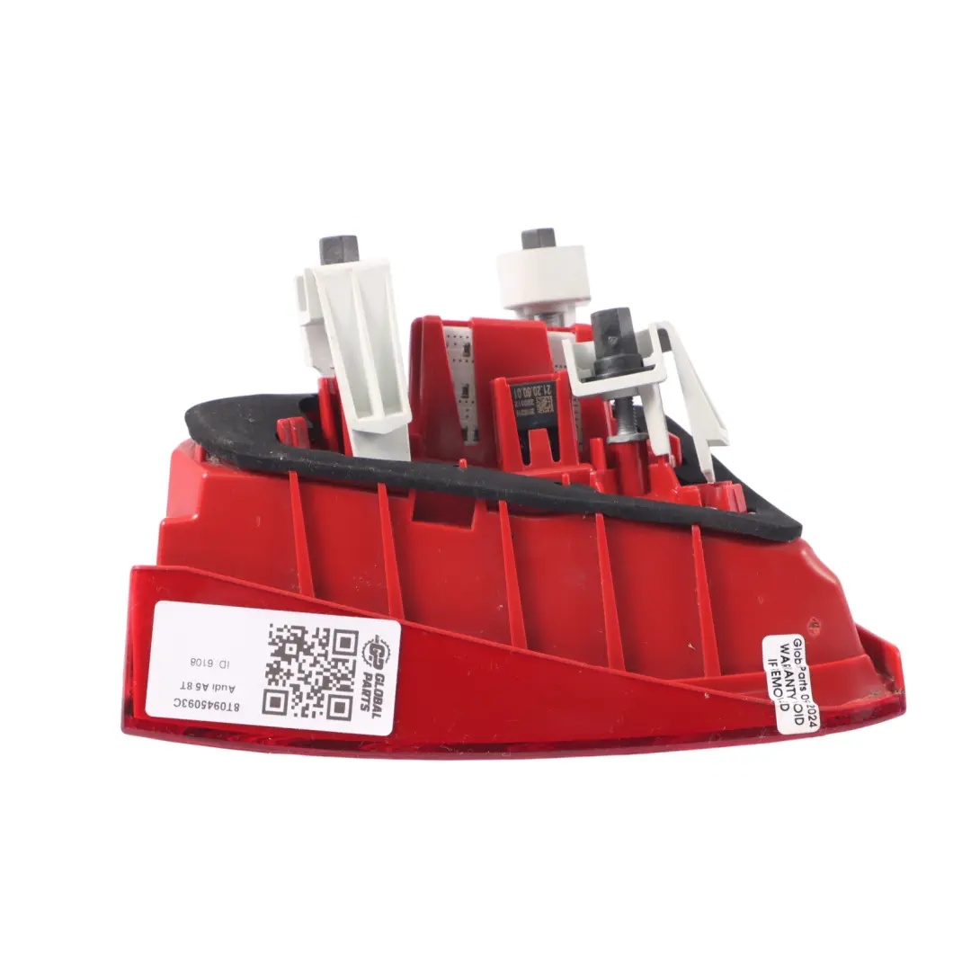 Audi A5 8T Lampe arrière Feu intérieur coffre hayon Gauche - SKU 8T0945093C - Numéro de pièce 8T0945093C