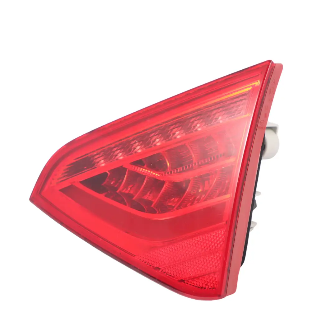 Tylna Prawa Lampa Bagażnika Prawy Tył do Audi A5 8T o numerze 8T0945094C Audi A5 8T Tylna Prawa Lampa Bagażnika Prawy Tył - SKU 8T0945094C - Numer Części 8T0945094C