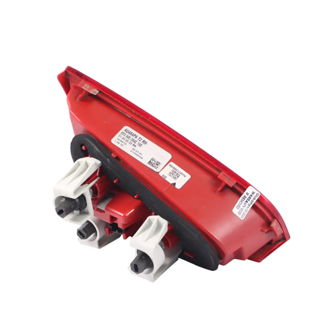 Feu arrière Feu intérieur de hayon coffre Droit pour Audi A5 8T à propos du numéro de pièce 8T0945094C Audi A5 8T Feu arrière Feu intérieur de hayon coffre Droit - SKU 8T0945094C - Numéro de pièce 8T0945094C