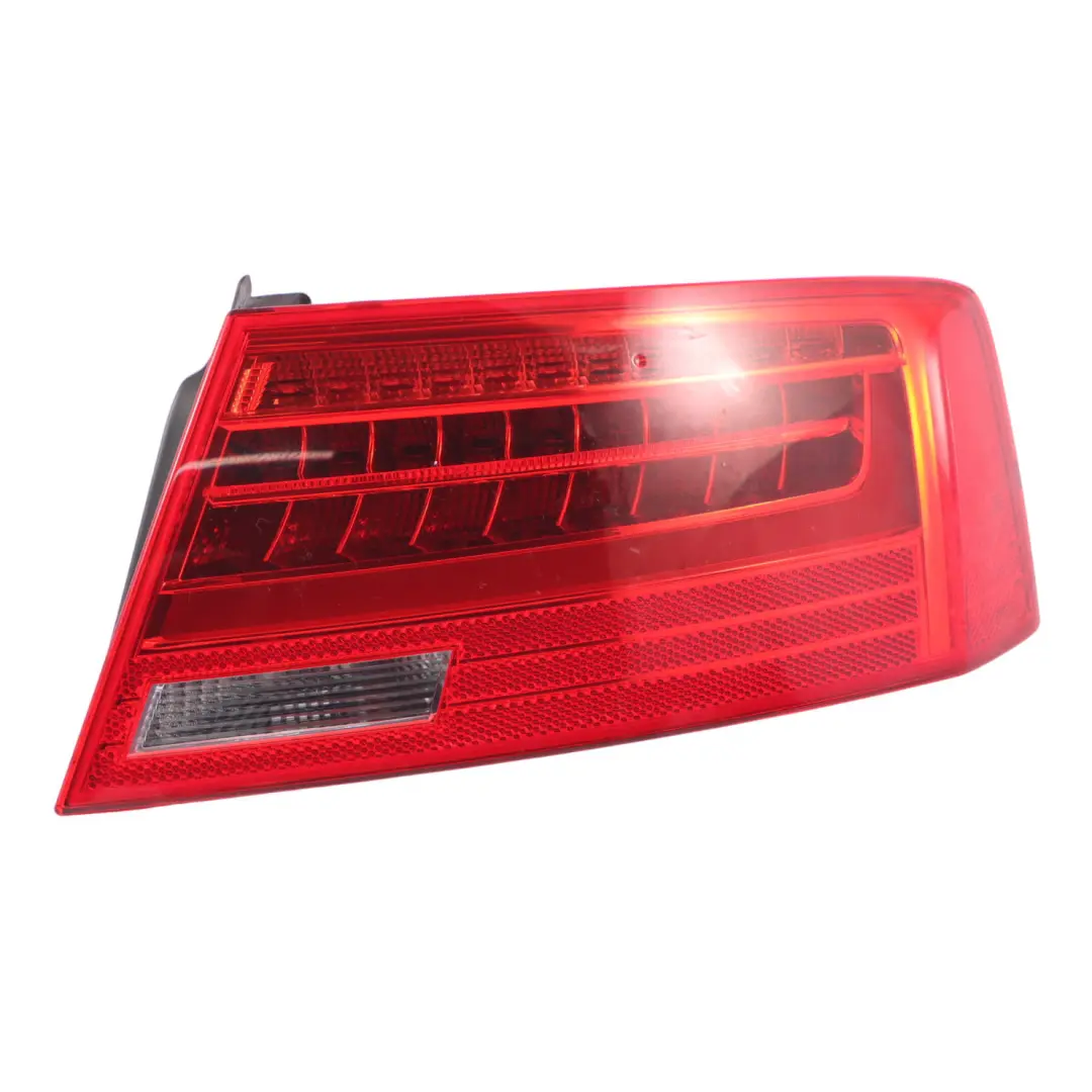 Trunk Boot Right O/S Tailgate Lamp Light to Audi A5 8T Rear with Part number 8T0945096H Audi A5 8T Rear Trunk Boot Right O/S Tailgate Lamp Light - SKU 8T0945096H - Part number 8T0945096H