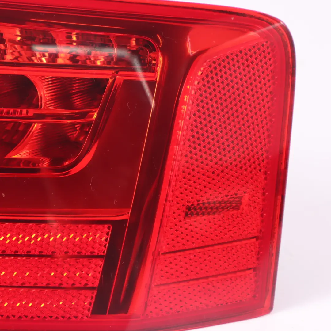 Trunk Boot Right O/S Tailgate Lamp Light to Audi A5 8T Rear with Part number 8T0945096H Audi A5 8T Rear Trunk Boot Right O/S Tailgate Lamp Light - SKU 8T0945096H - Part number 8T0945096H