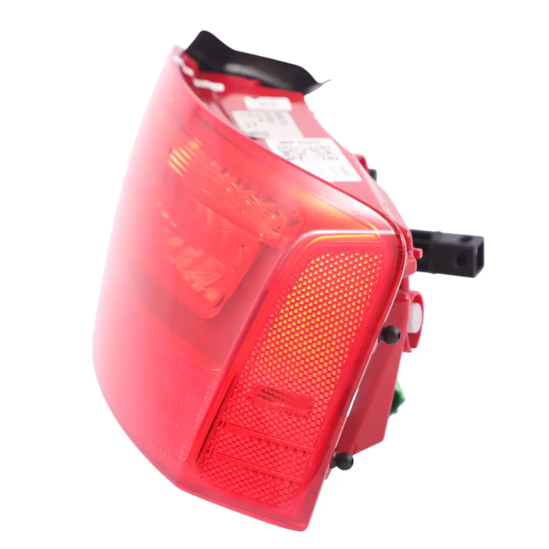 Audi A5 8T Lampa Tylna Klapy Bagażnika Prawa - SKU 8T0945096H - Numer Części 8T0945096H