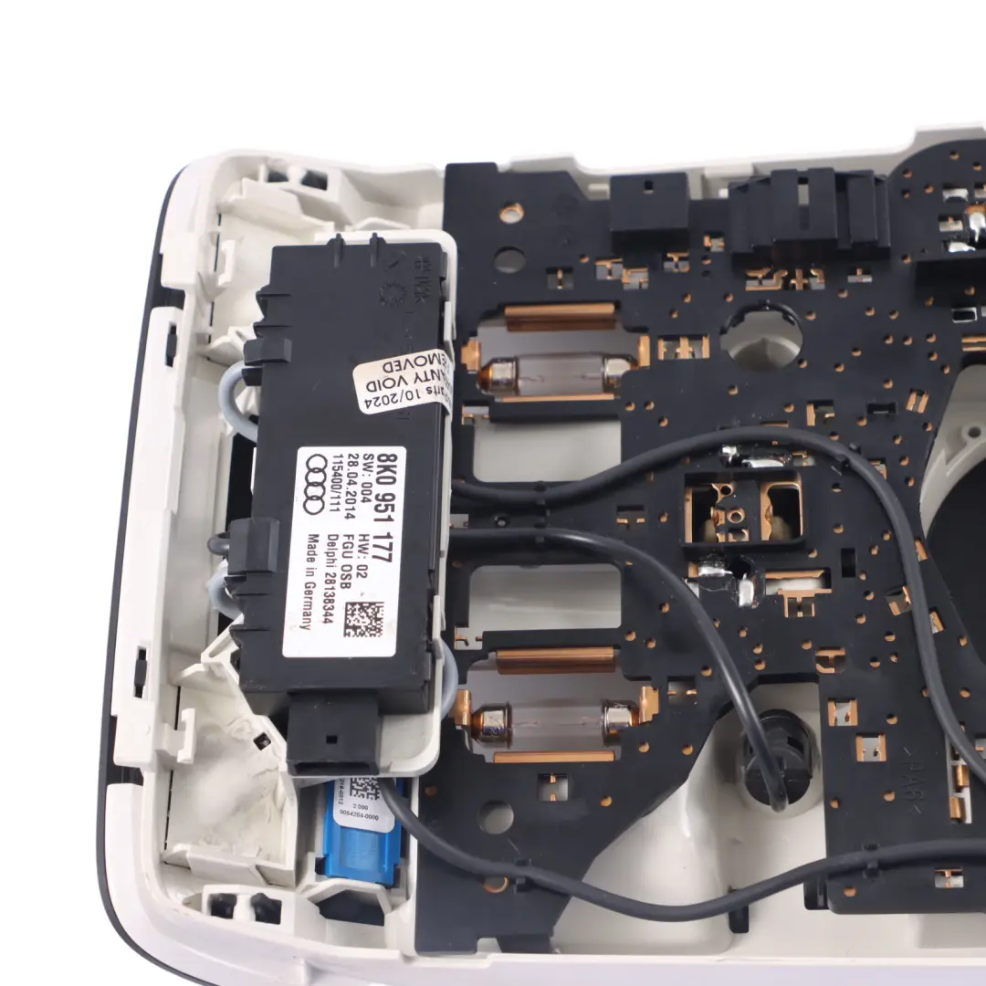 Headliner anteriore Interno Luce Cortesia Lettura Lampada per Audi A5 8T con numero di parte 8T0947135BF Audi A5 8T Headliner anteriore Interno Luce Cortesia Lettura Lampada - SKU 8T0947135BF - Numero di parte 8T0947135BF