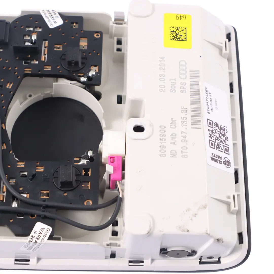 Audi A5 8T Lampka Podsufitki Oświetlenie - SKU 8T0947135BF - Numer Części 8T0947135BF